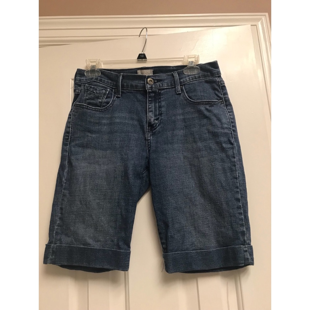 Levi’s 515 Bermuda blue jean shorts size 6